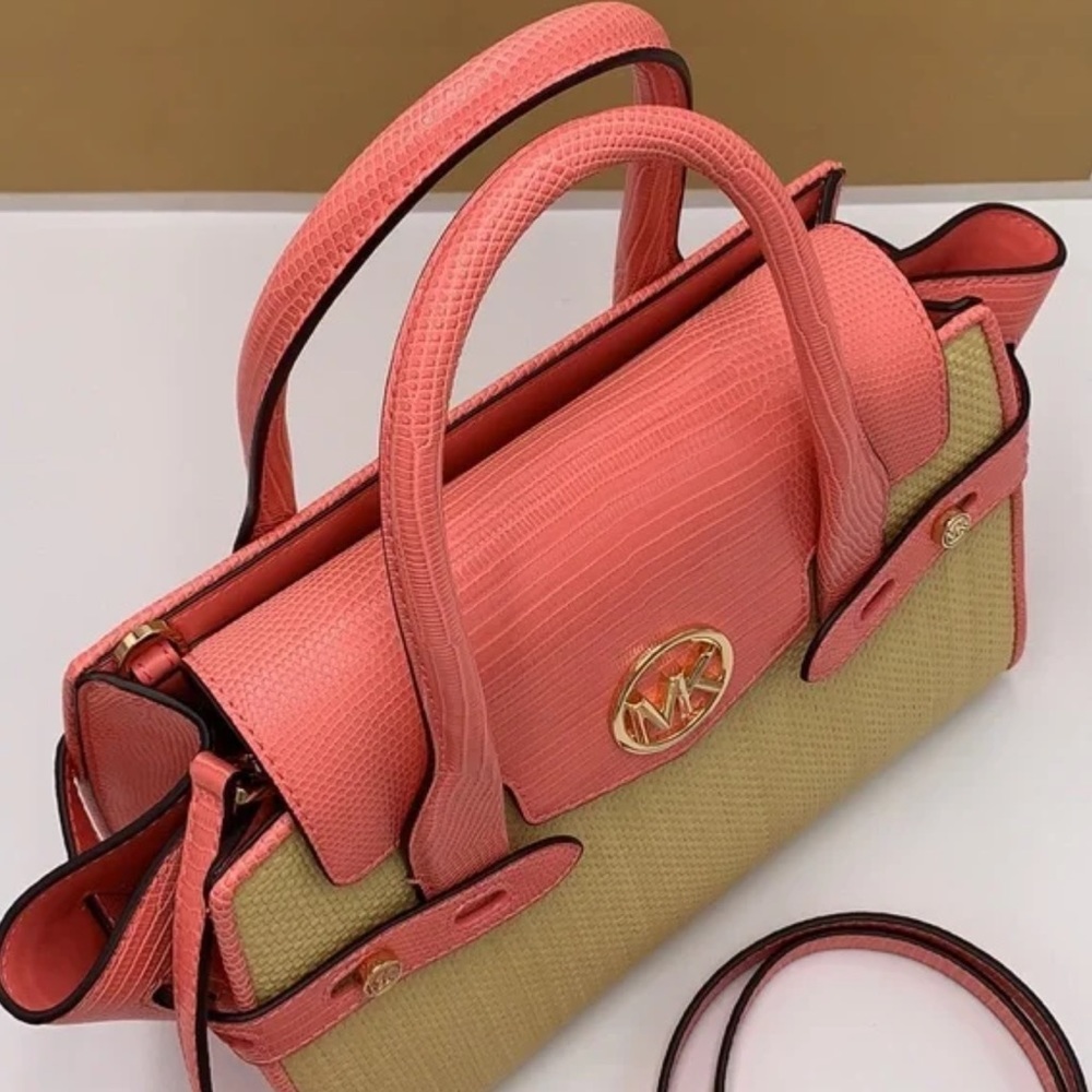 ⚠️HOLIDAY SALE ⚠️ MICHAEL KORS CARMEN MEDIUM FLAP SATCHEL GRAPEFRUIT
NWT - Picture 10 of 14